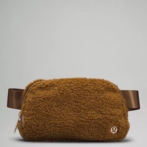 NWOT lululemon Sherpa Fleece Crossbody Caramel Brown Teddy Bag